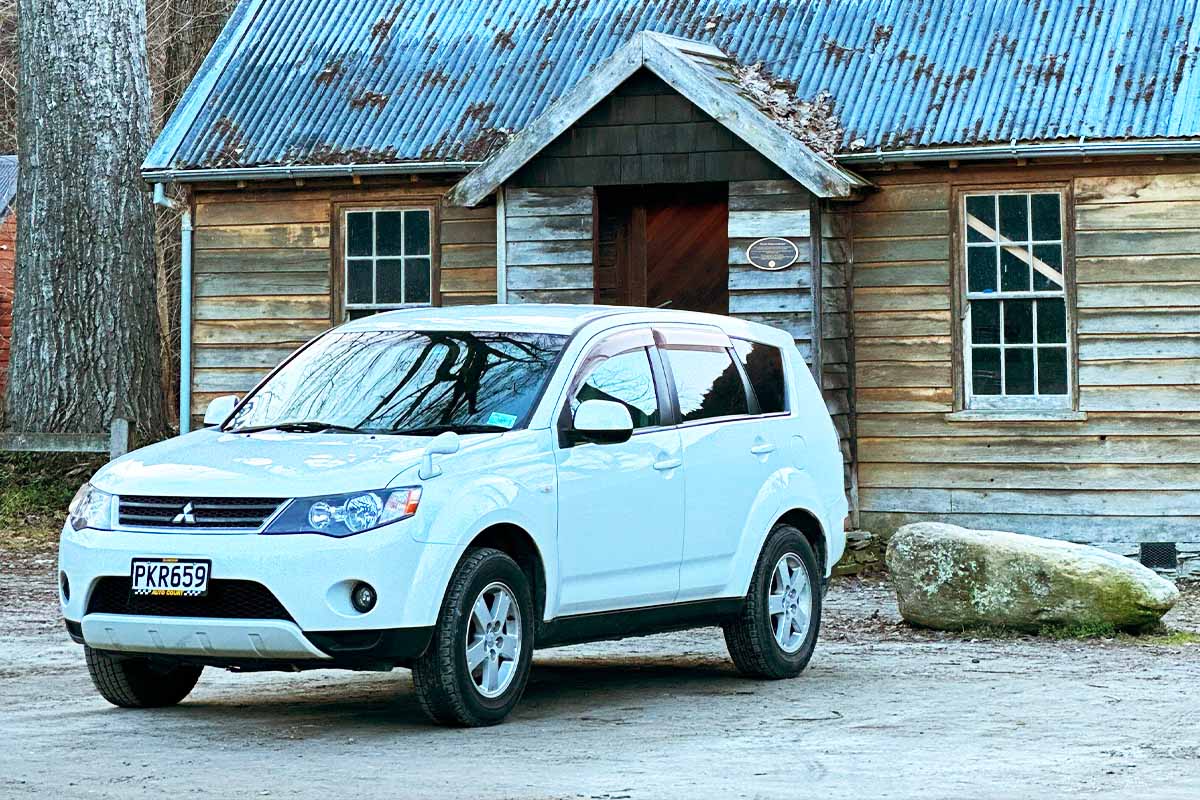 KR Mitsubishi Outlander 4WD 4